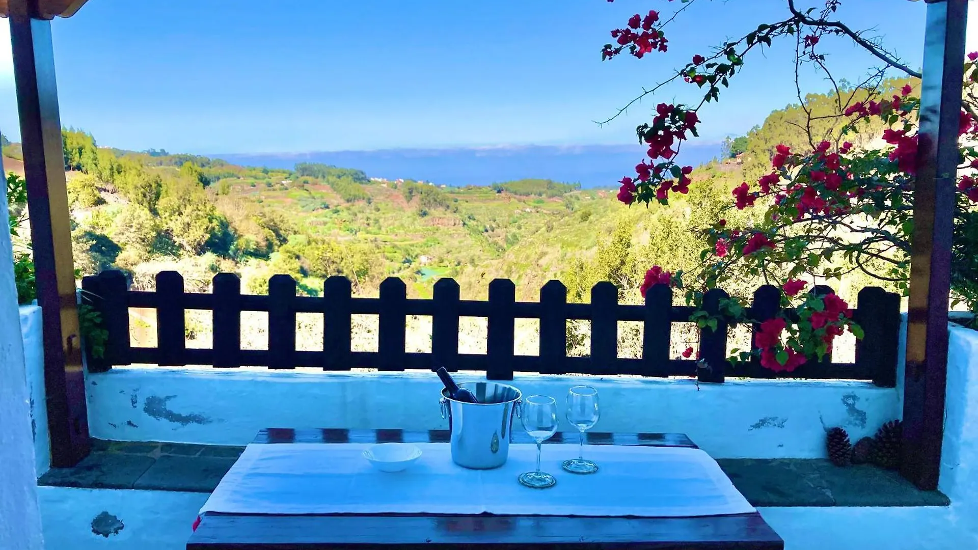 Bella Doramas Casas Rurales Panchita & Millo Moya  Holiday home